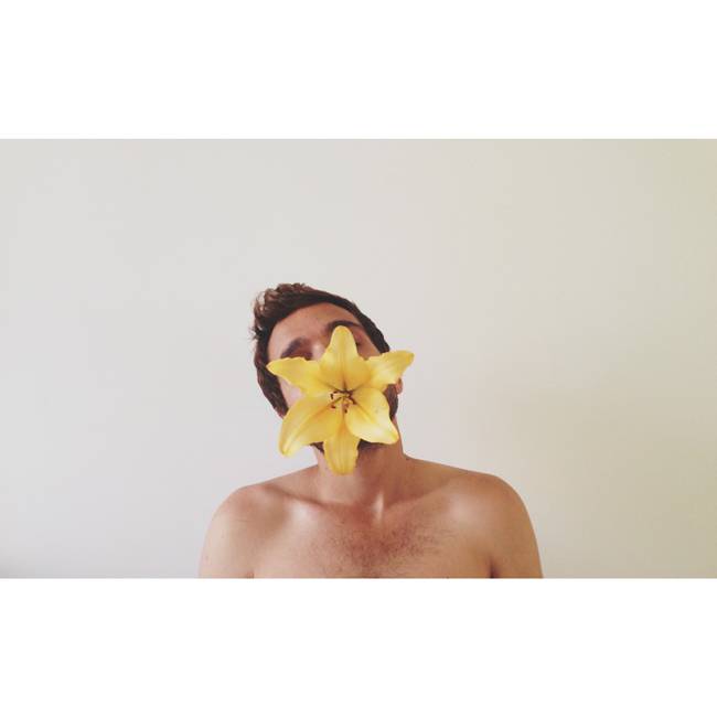 יש פה אמירה על הסתרה ועל גילוי, על עדינות מול קושי ומחנק, על זרות והיכרות, על דאדאיזם שהופך את היומיומי לאמנות או לאמירה, וכמובן על זוגיות, מושא הצילום מול המצולם. מבחינתי שכל אחד ימצא את האמירה שמתאימה לו באותו הרגע Emotional-Landscapes-#15