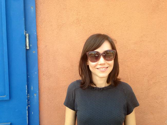 אני עדין לא מיודדת עם העידן הדיגיטלי: אין לי סמארטפון, ולמרות שיש לי פייסבוק קשה לי איתו. קשה לי עם החשיפה, עם הערבוב בין הפרטי למקצועי, עם הפוליטיקה של הלייקים. אבל אני יותר ויותר מבינה שזה כלי עבודה, שכמו שהתיידדתי עם הפוטושופ אני אצטרך להתיידד גם איתו nataliw