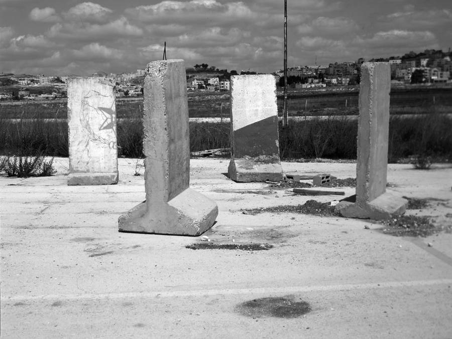 Sasha-Eidelman_Last-call-for-passengers-on-flight_009