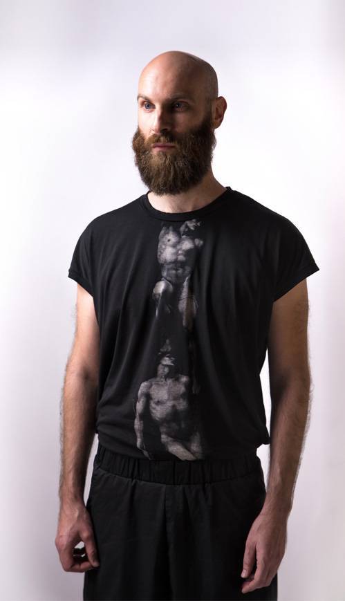 cotton-printed-Tshirt-_-silk+cotton-blend-bermuda-pants-ss14