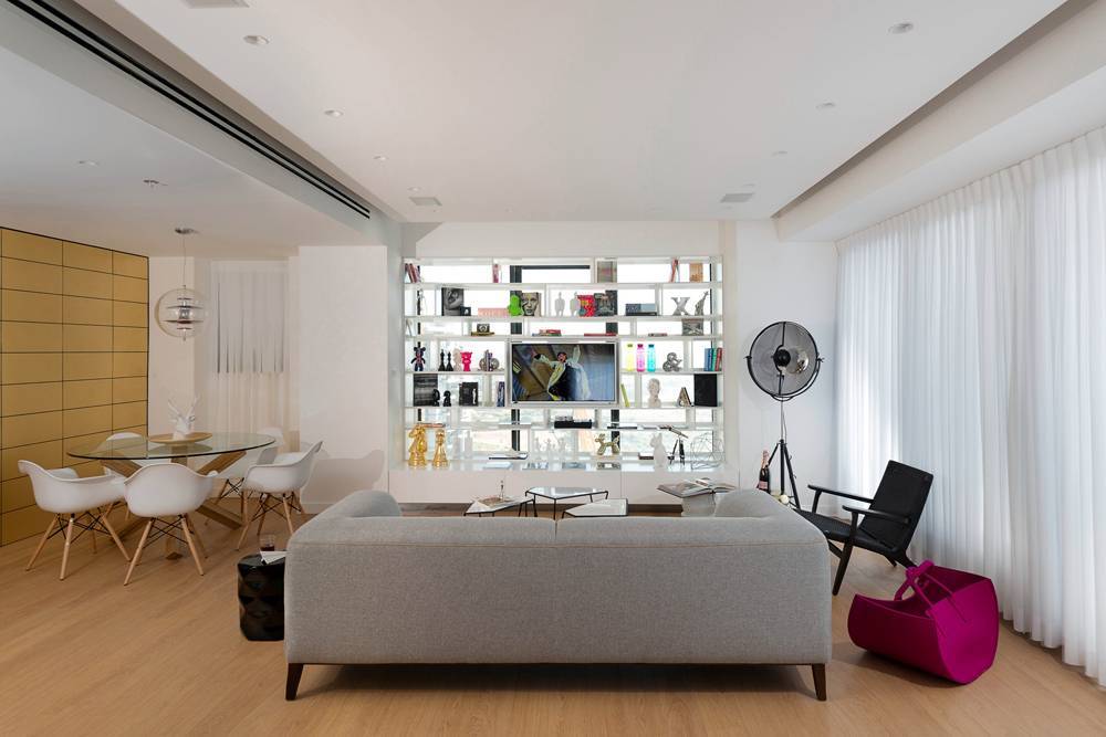 מבט מהמטבח לסלון