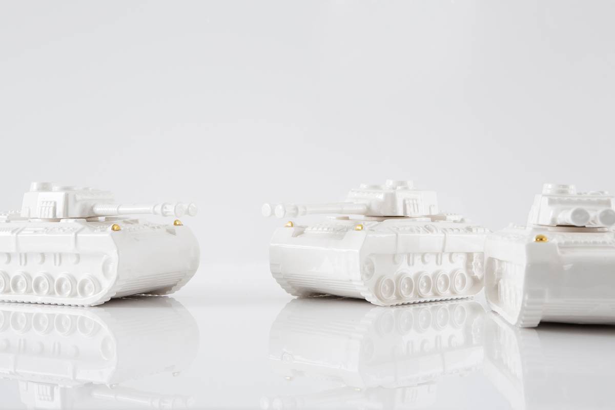 Eden_Hevroni_Gold_Tank__קרדיט_צילום_איתי_בנית