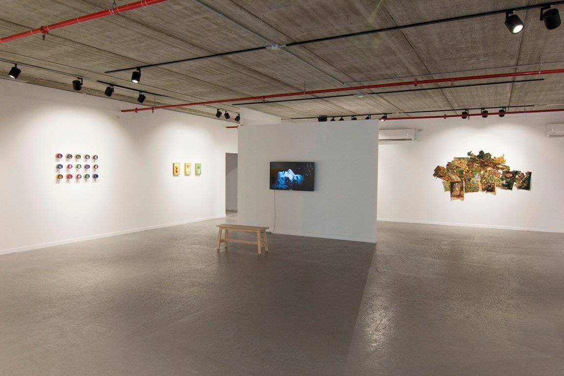 חתך בסכין מטבח. גלריה זוזו. צילום: תמי סואץ