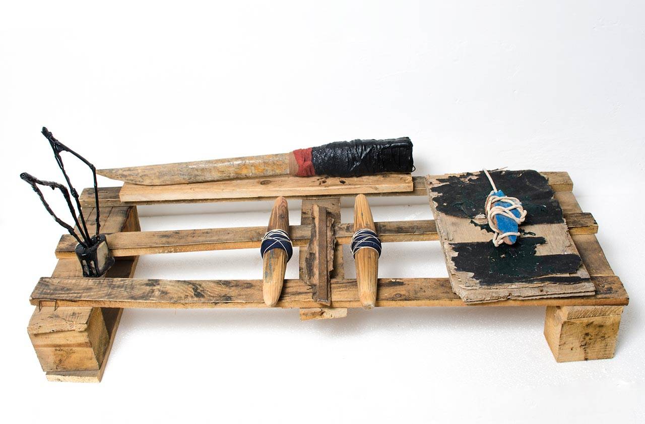 מתוך חומר אפל מאוד, גלריה חנינא