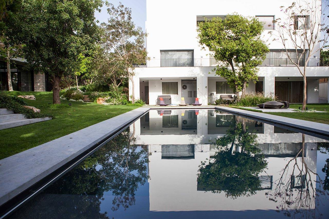 פנינה חיות, סטודיו רותם | יוצרים נוף