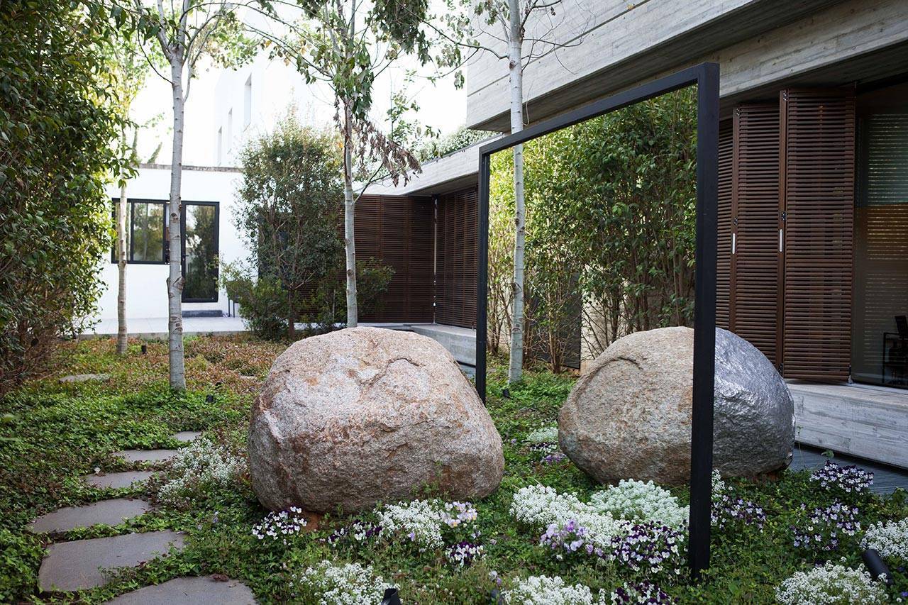 פנינה חיות, סטודיו רותם | יוצרים נוף