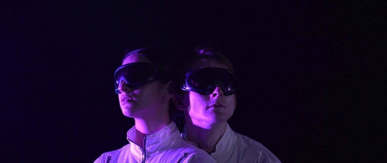 אדריאן ליפסון, Moon Dogs