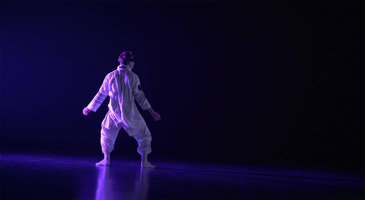 אדריאן ליפסון, Moon Dogs, בביצוע של מאיה בוצר שמחון וניית׳ן צ׳יפס