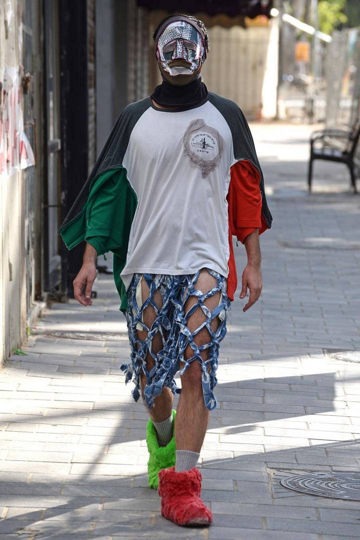 דוד וקסלר, בגדים לבוגדים