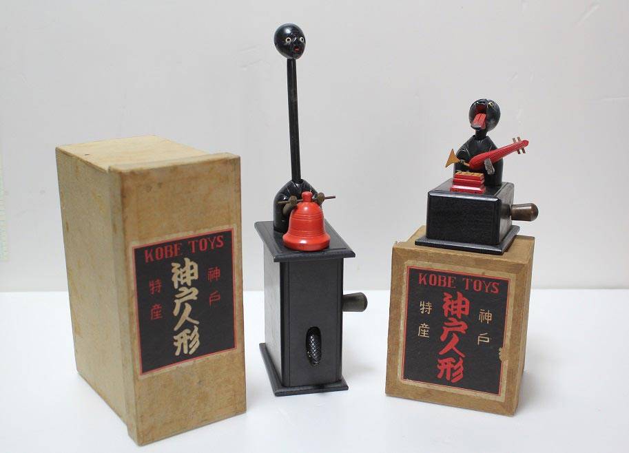 בובות קובה של טאשירו אודה באריזות הפונות לשוק המערבי