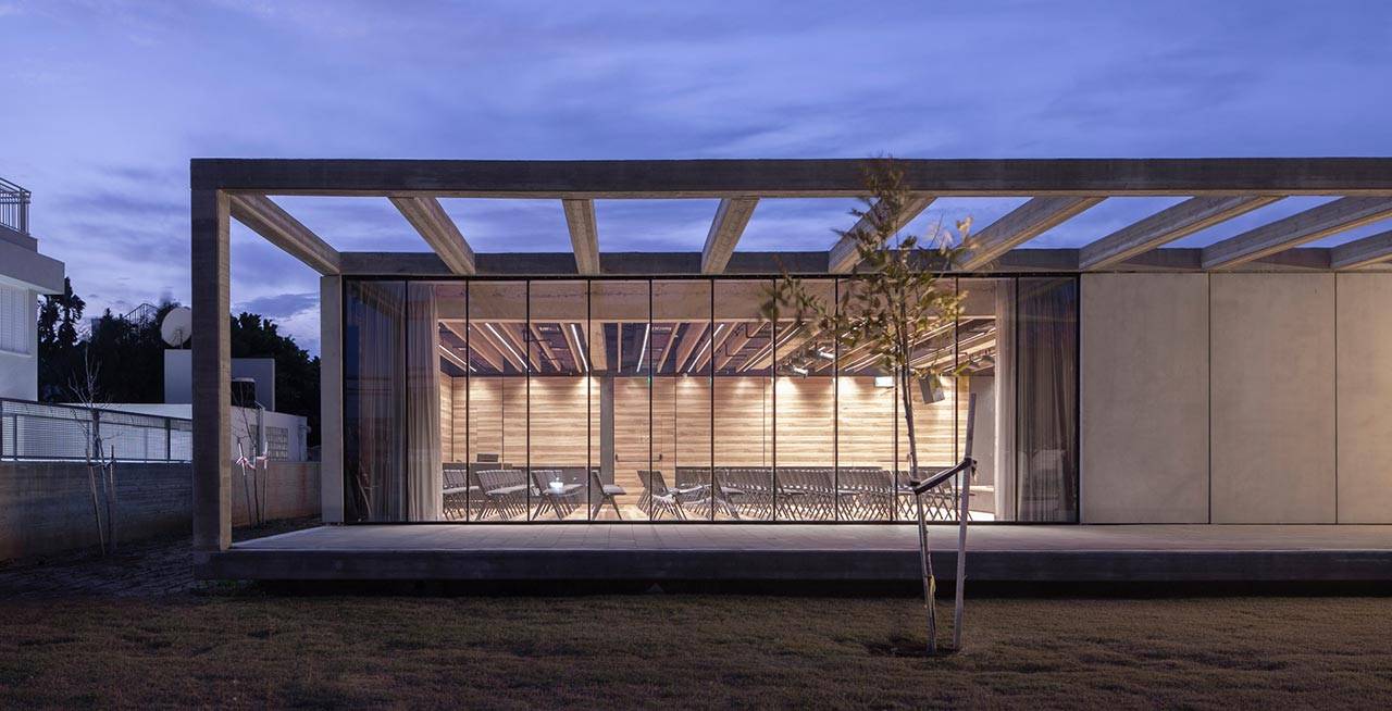 מרכז תאו, הרצליה