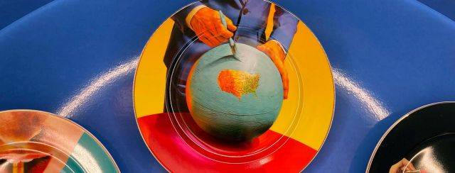 מאוריציו קטלן לסלטי וטוילט פייפר