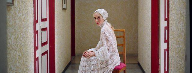 חיה וידר בקולקציה האחרונה של מרדכי אברהם. צילומים: מיכל חלבין