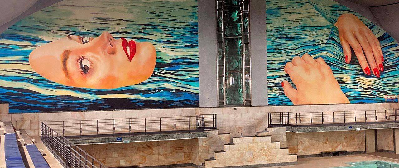 תראו אותי: מאוריציו קטלאן לדזיגוואל, מילאנו 2021. צילום מ״ל