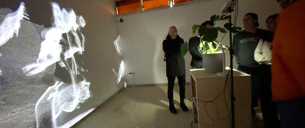 רונן תנחום ועדן עפר, פרח. צילומים: מ״ל