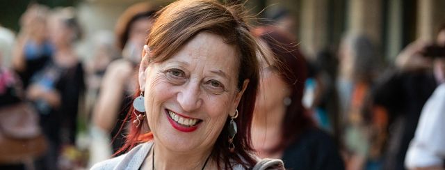 בברלי ג׳יין סטוארט. צילום: מולי גולדברג; צילומי עבודות: דאנקן פיליפס