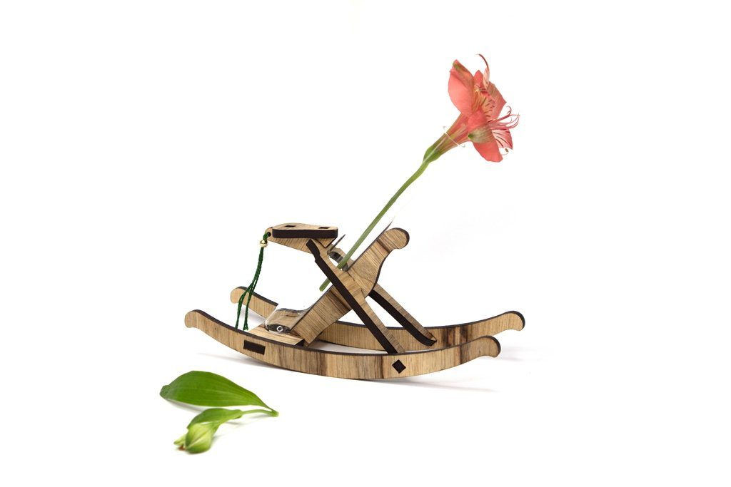 Flower Rider סטודיו KNOB מציגים זוגיות, הורות צעירה ועיצוב בוגר (מאוד) - מגזין פורטפוליו