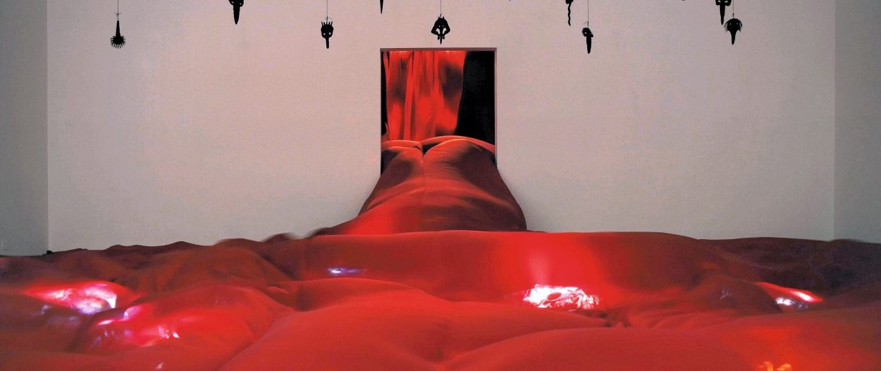 אנט מסאז׳ה במוזיאון תל אביב. צילומים: אלכס דייויס, לורן לקה, סטפן פונס. סטודיו אנט מסאז׳ה