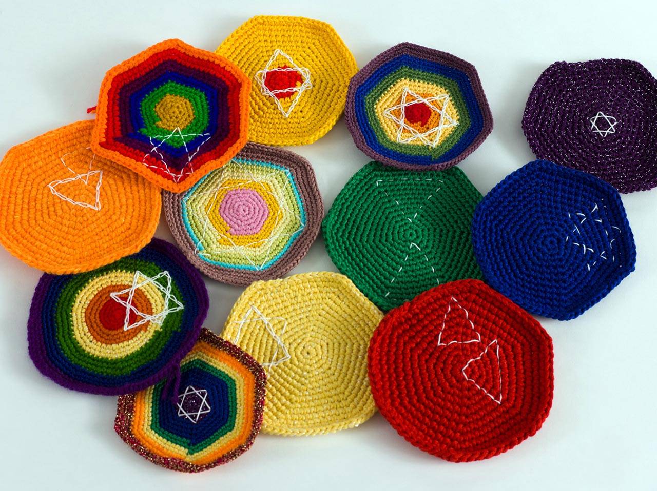 חנה דהן, מתוך התערוכה רוח הזמן של קראפט ישראל. צילום: רן ארדה