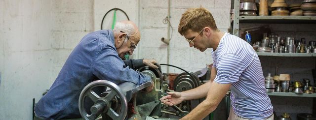 אסף כהן ושם טוב מר חיים, פרויקט השדכן, שבוע העיצוב ירושלים. צילום: קרן רוזנברג
