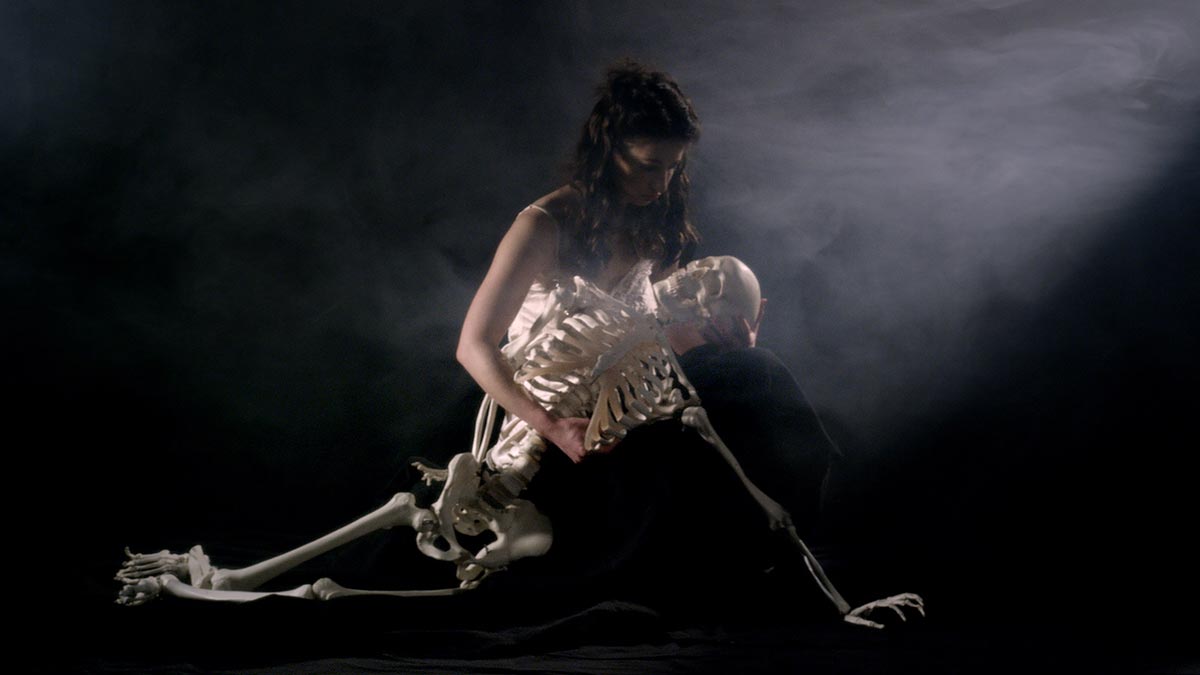 תמר הירשפלד, הפייטה