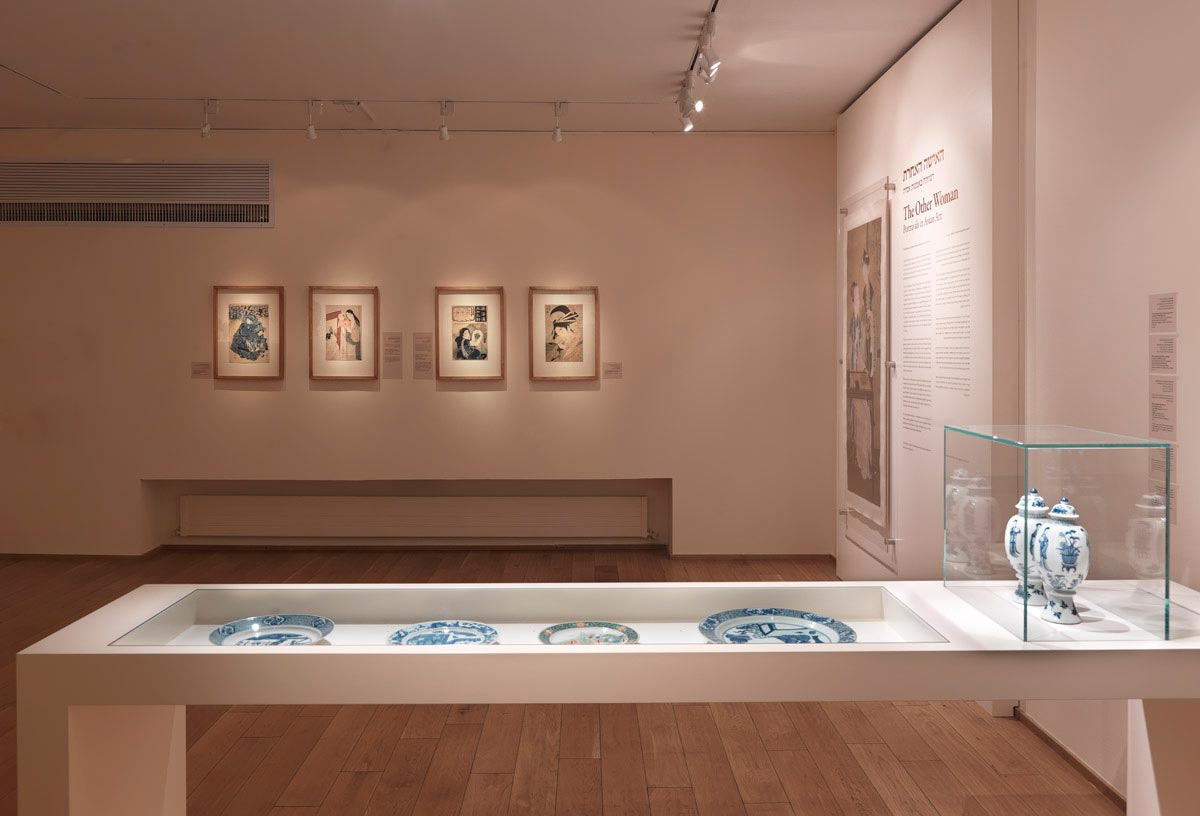 האישה האחרת: דמותה באמנות אסיה, 2011