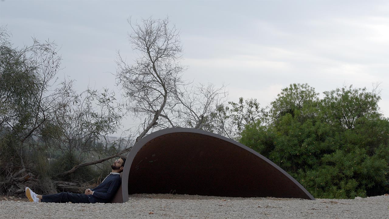 אורי דובדבני, עמוד התווך הקוסמי. צילום: אבי סימן טוב