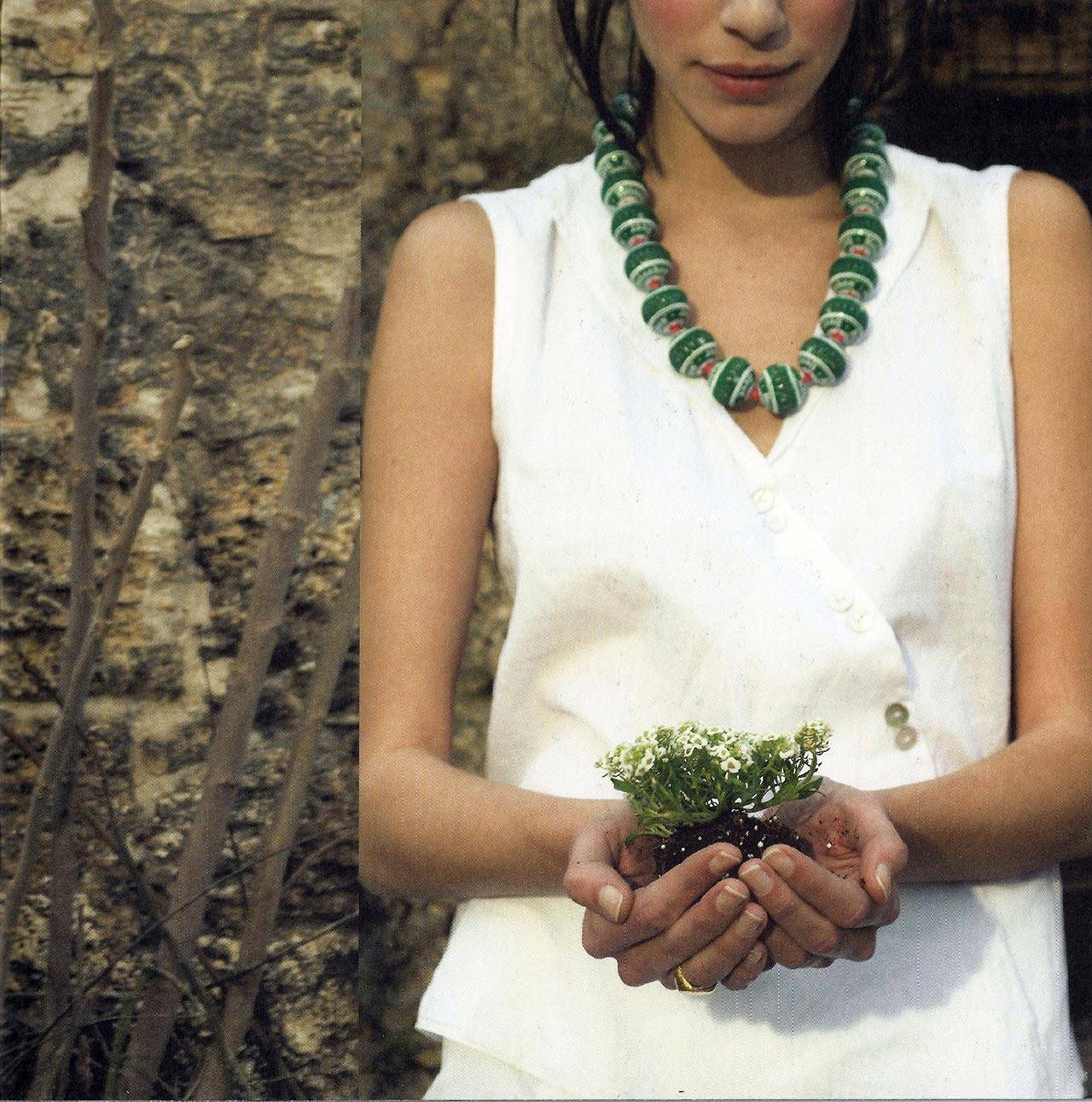 קולקציות עבר. צילום: יואב אלקובי