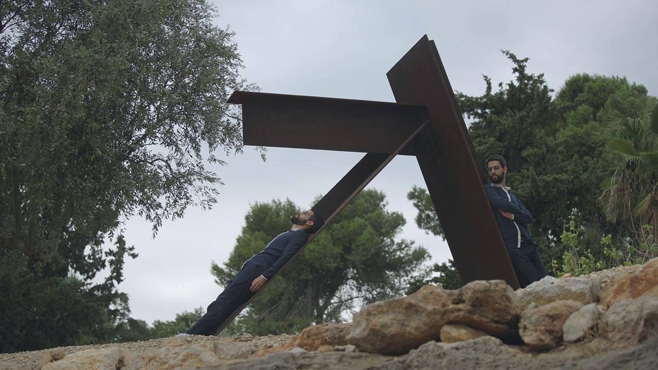 מתוך עבודת וידאו ״עמוד התווך הקוסמי״. צילומים: אבי סימן טוב