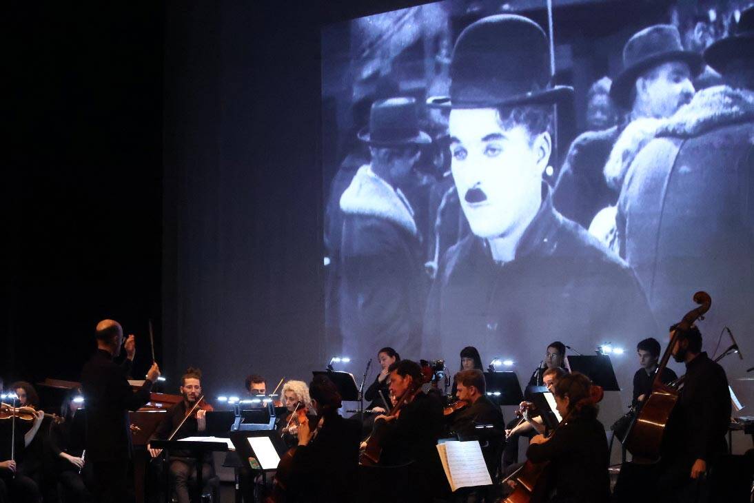 תזמורת המהפכה, הבהלה לזהב. צילומים: רפי דלויה