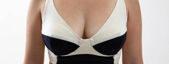 מערכת לבוש שזיכתה את איהב ג׳אריס בפרס. צילום: סשה פליט