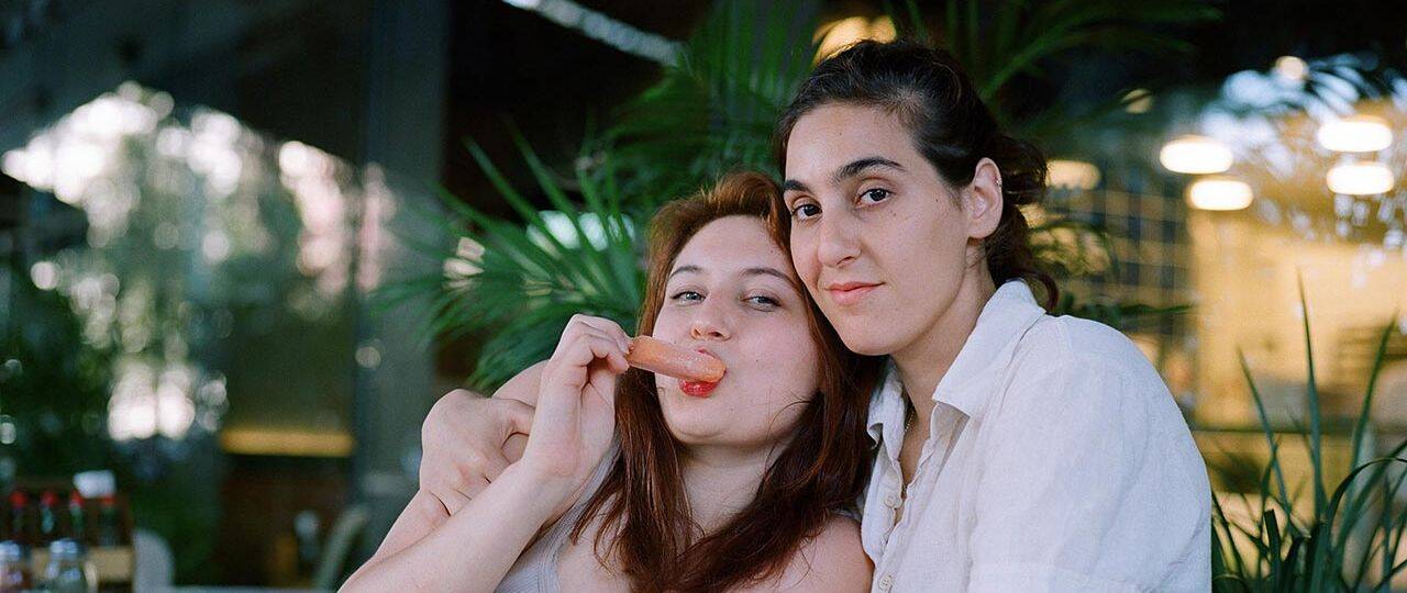 איה מטלון ונעם יהושע, מתוך ״אהבה גאה״. צילומים: מיכאל ליאני