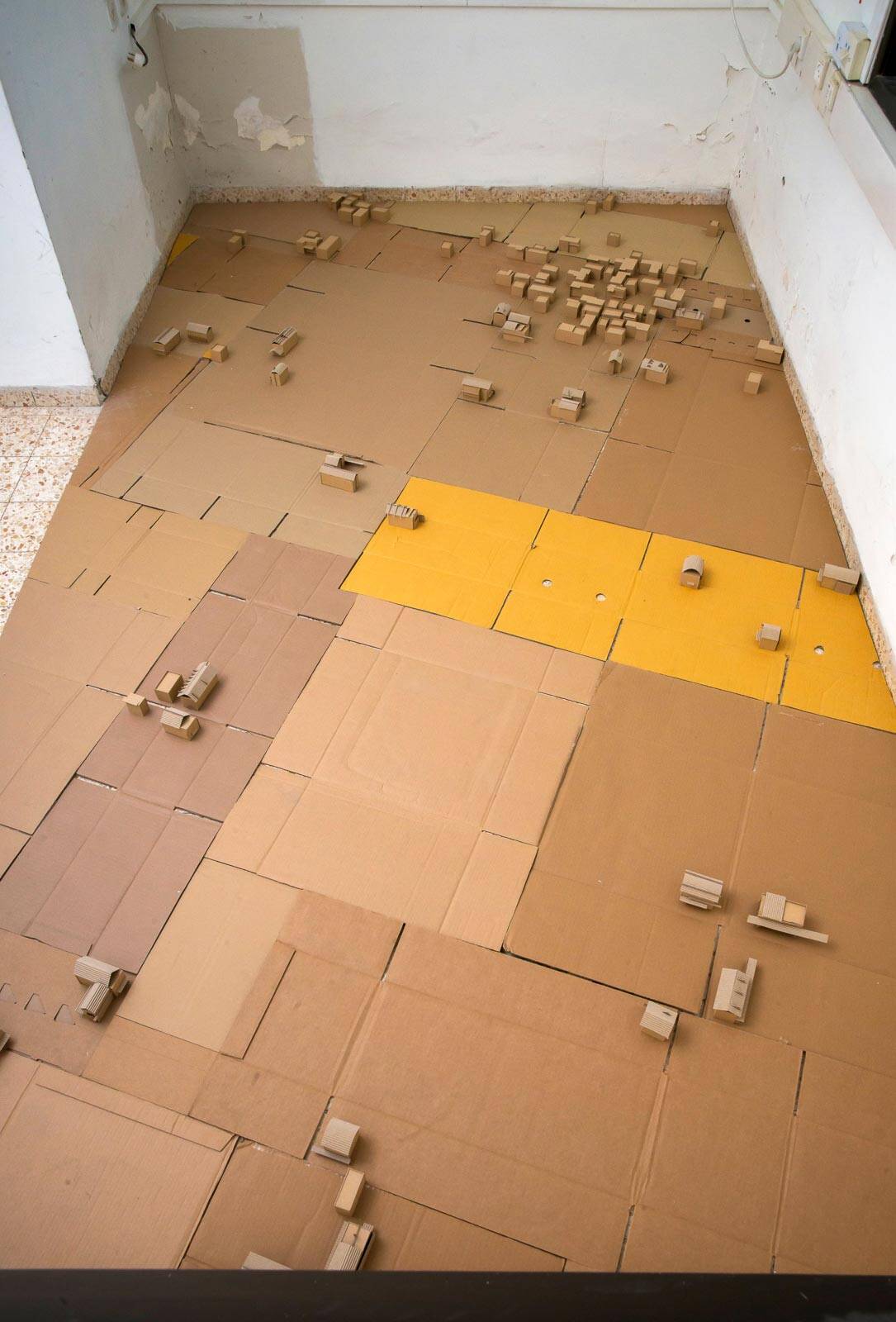 אמיר תומשוב, Upside-Town Installation no.2