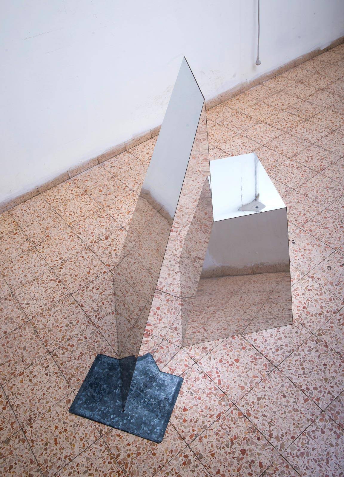 מירב רהט, נעדר נוכח