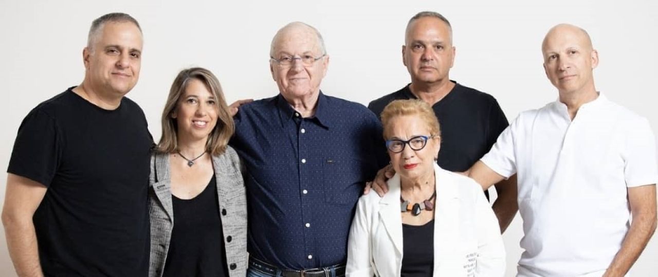 משפחת לוין, בעלי קרייזי ליין. צילום: עמיר צוק