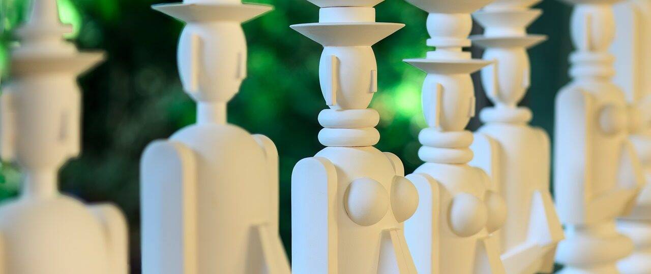 אירית זהר, טוטמים מסידרת סרניטי במלון בוטניקה. צילום: עדי לם