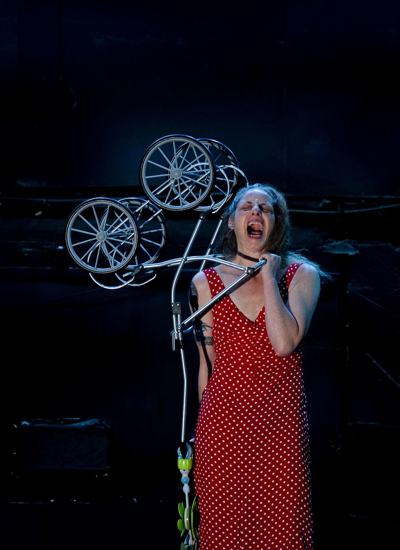 ענת גריגוריו, זקיקים וזיקוקים