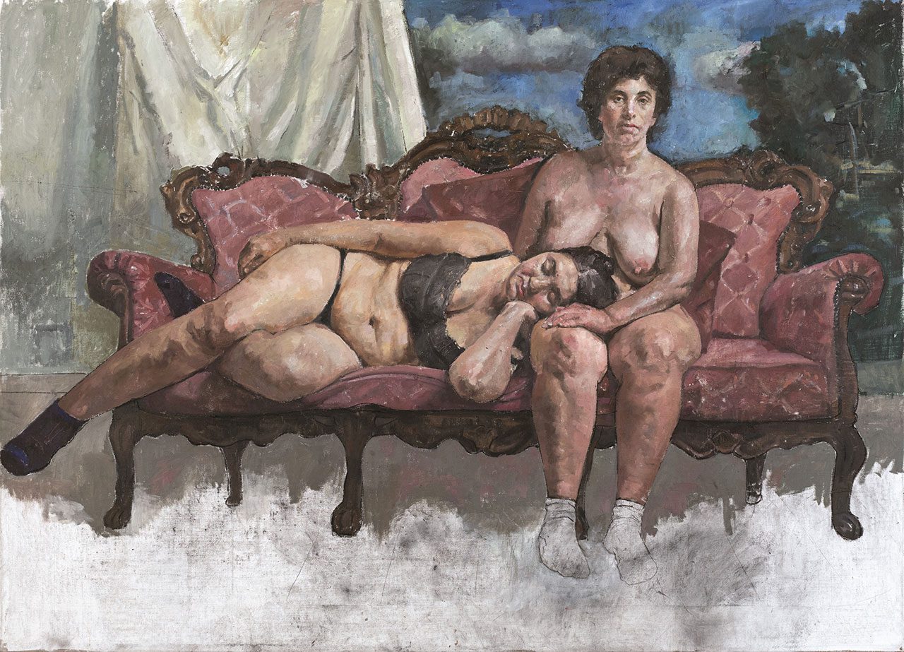 דיוקן זוגי עם ספה ורודה. צילום: אלעד שריג