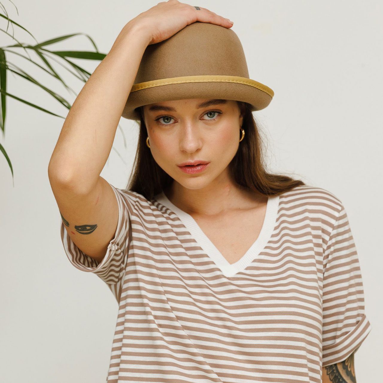 טכניקות מסורתיות בכובעי JUSTINE. צילומים: שי הנסב