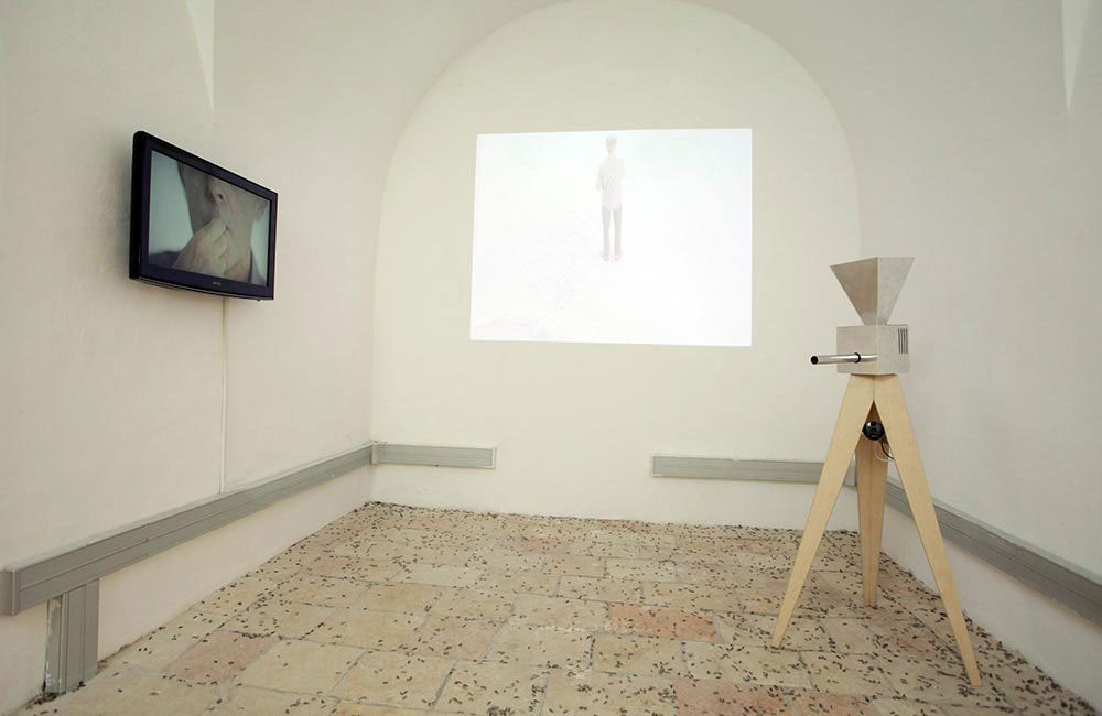 ״100 גרם שחורים״, ניאו ברטליזם. צילום: אסף אלבוחר