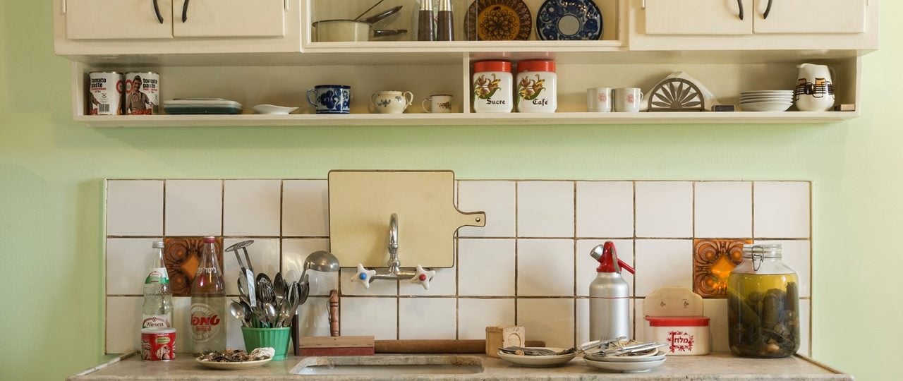 סיגלית לנדאו בגלריה בגבעת חביבה. צילום: יותם פרום