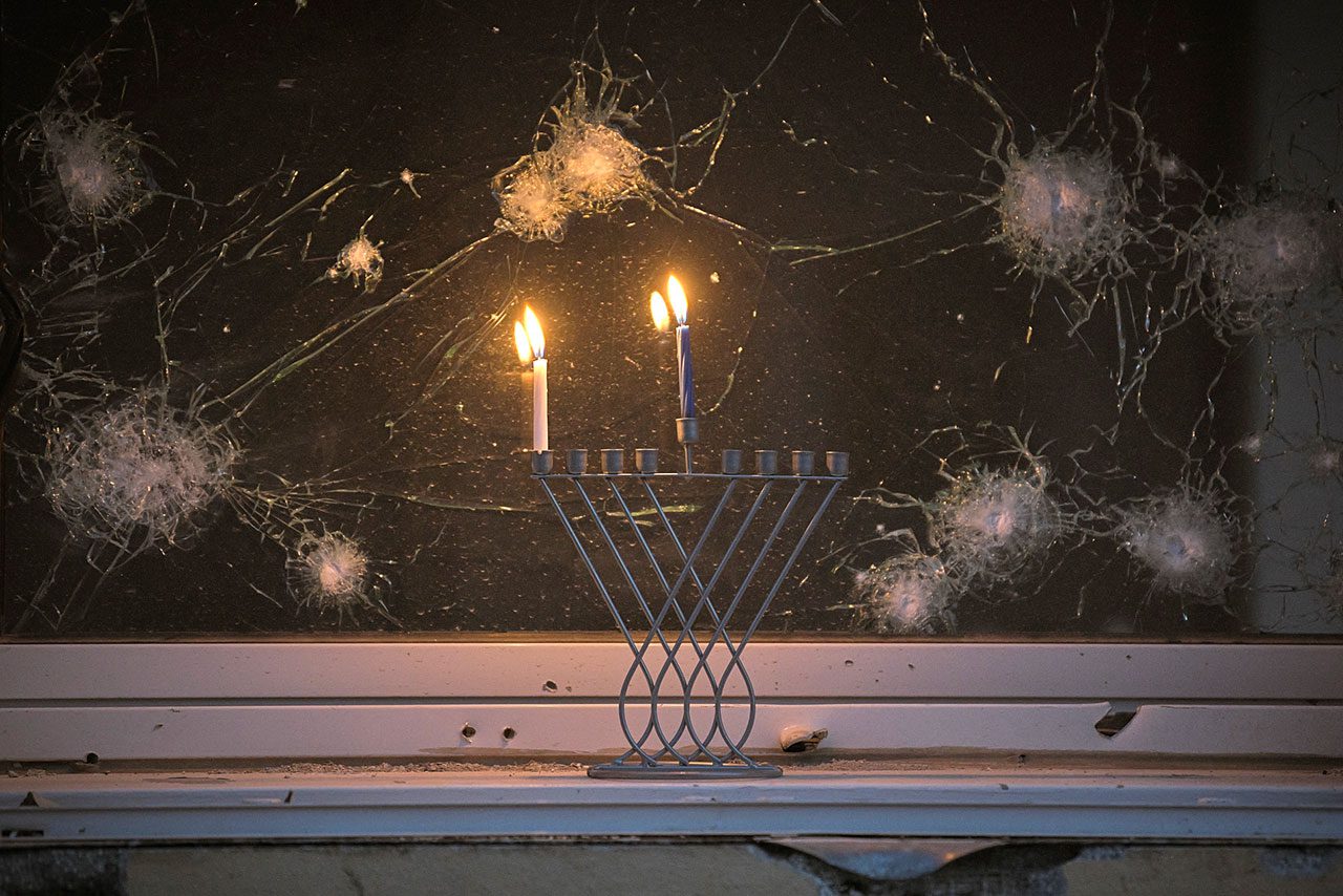 הלהבה בלב שלנו לא תכבה לעולם, נר ראשון של חנוכה, קיבוץ בארי