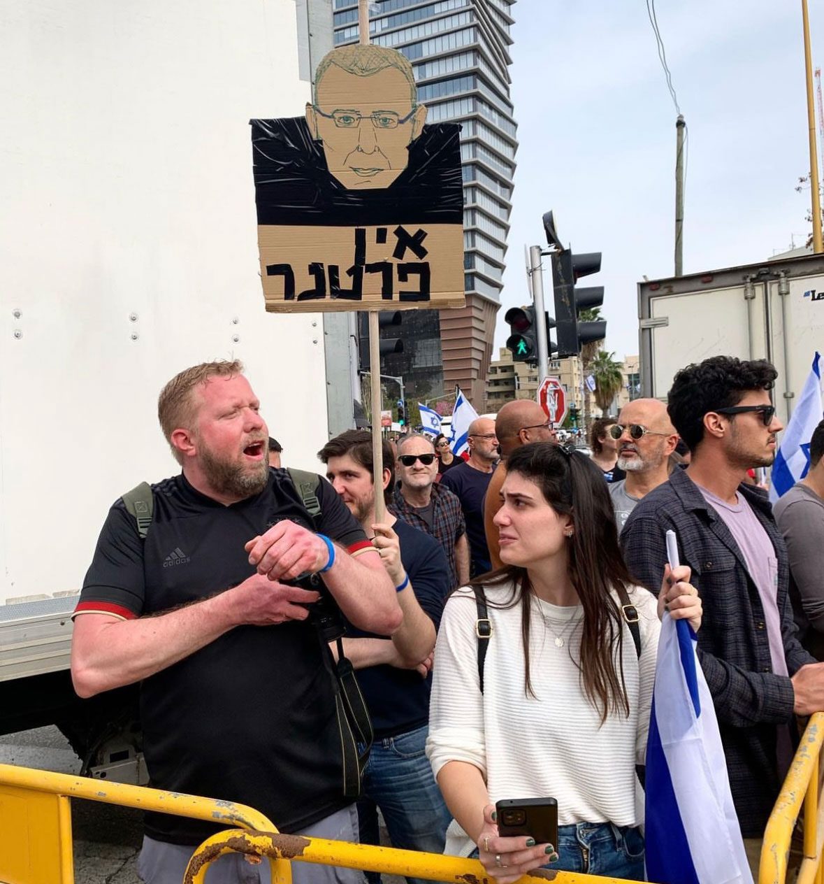 חמישי, 23.3.23, עזריאלי, בירידה לאיילון