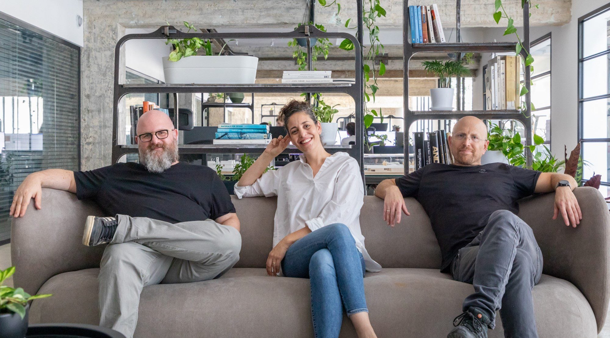 מימין: שחף זית, לירון גולדסטין, אלדד לב. צילום: אייל תגר