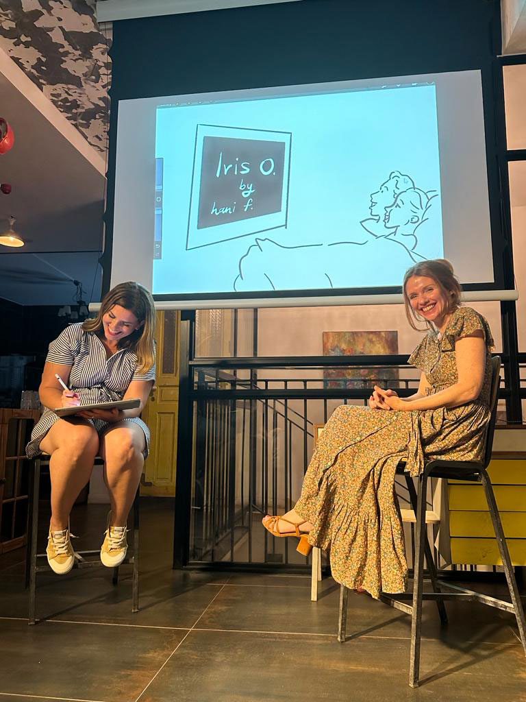 רחלי שלו (משמאל) עם חני פירסטנברג בטרום בכורה. צילומים: מ״ל