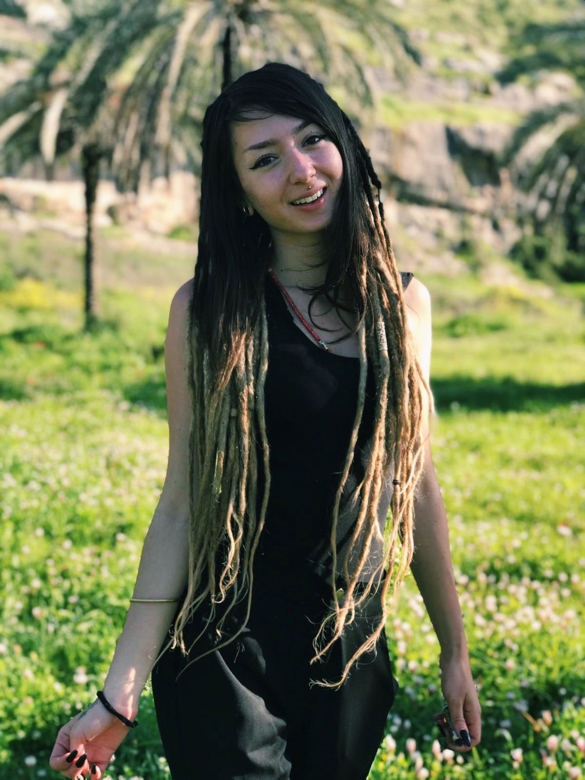 שני ניקול לוק