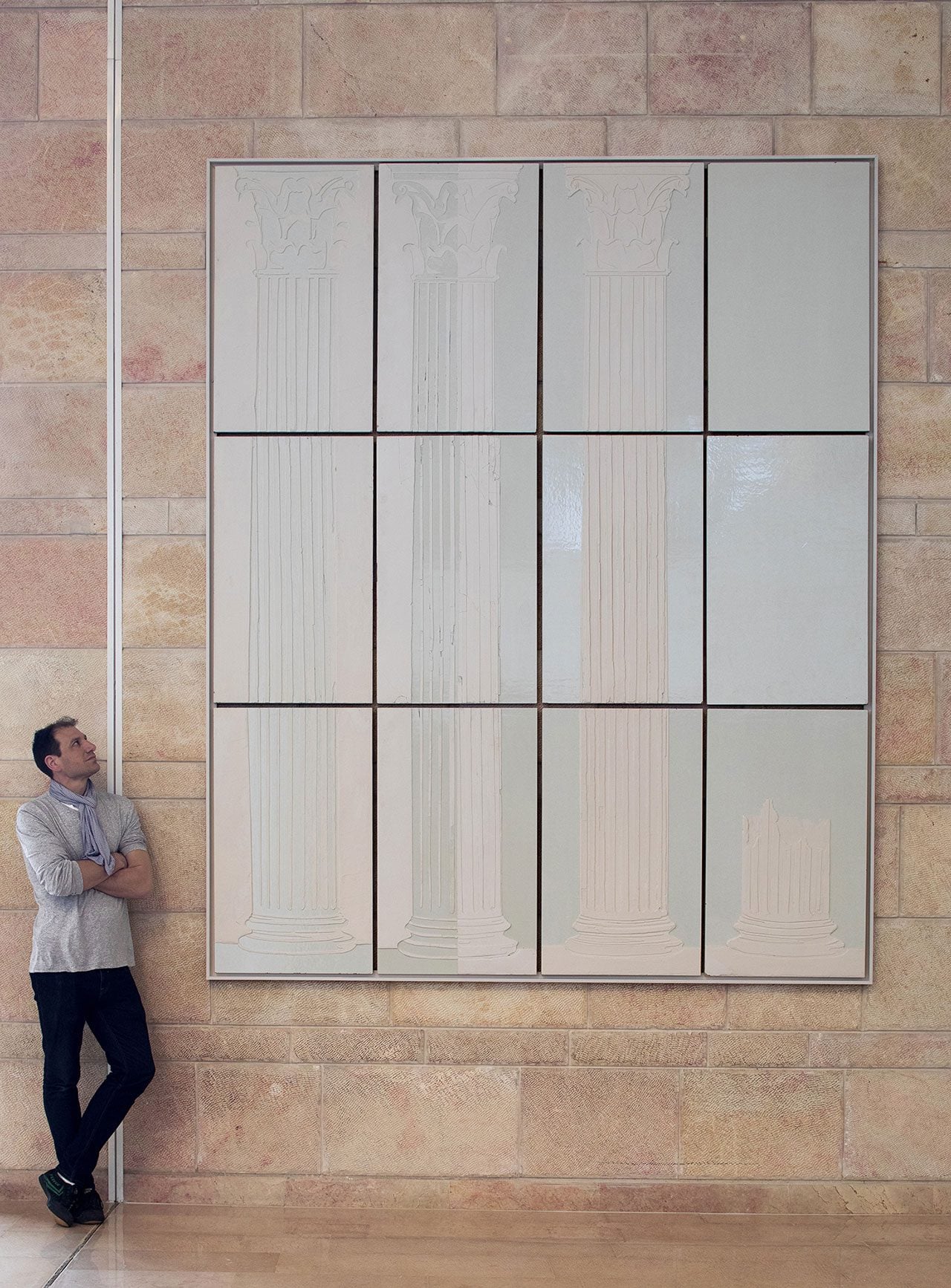 יונתן אולמן, עמוד אחרי עמוד. צילום: טל ניסים