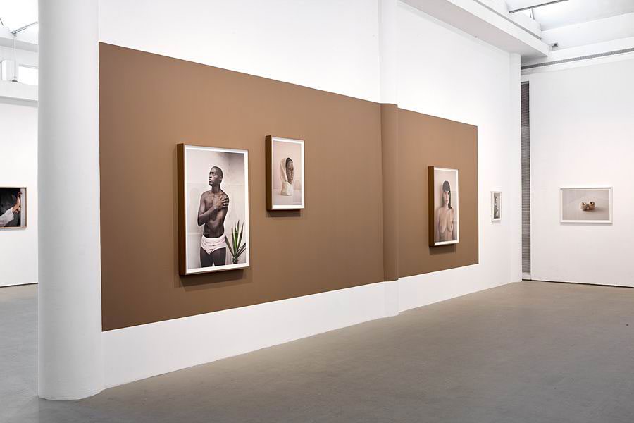 דוד עדיקא, מתוך סלון, 2010, ביתן הלנה רובינשטיין. צילום: דוד עדיקא