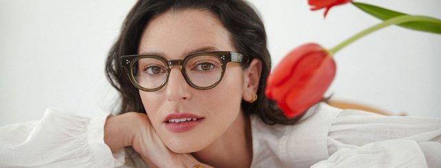 המשקיפה X שלי גרוס, דגם ג׳ולס. צילומים: רותם לבל