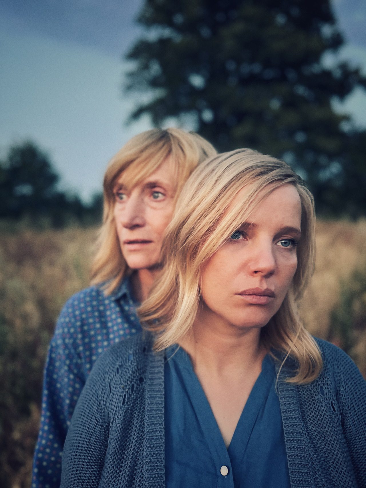 אישה. No-Mad Films